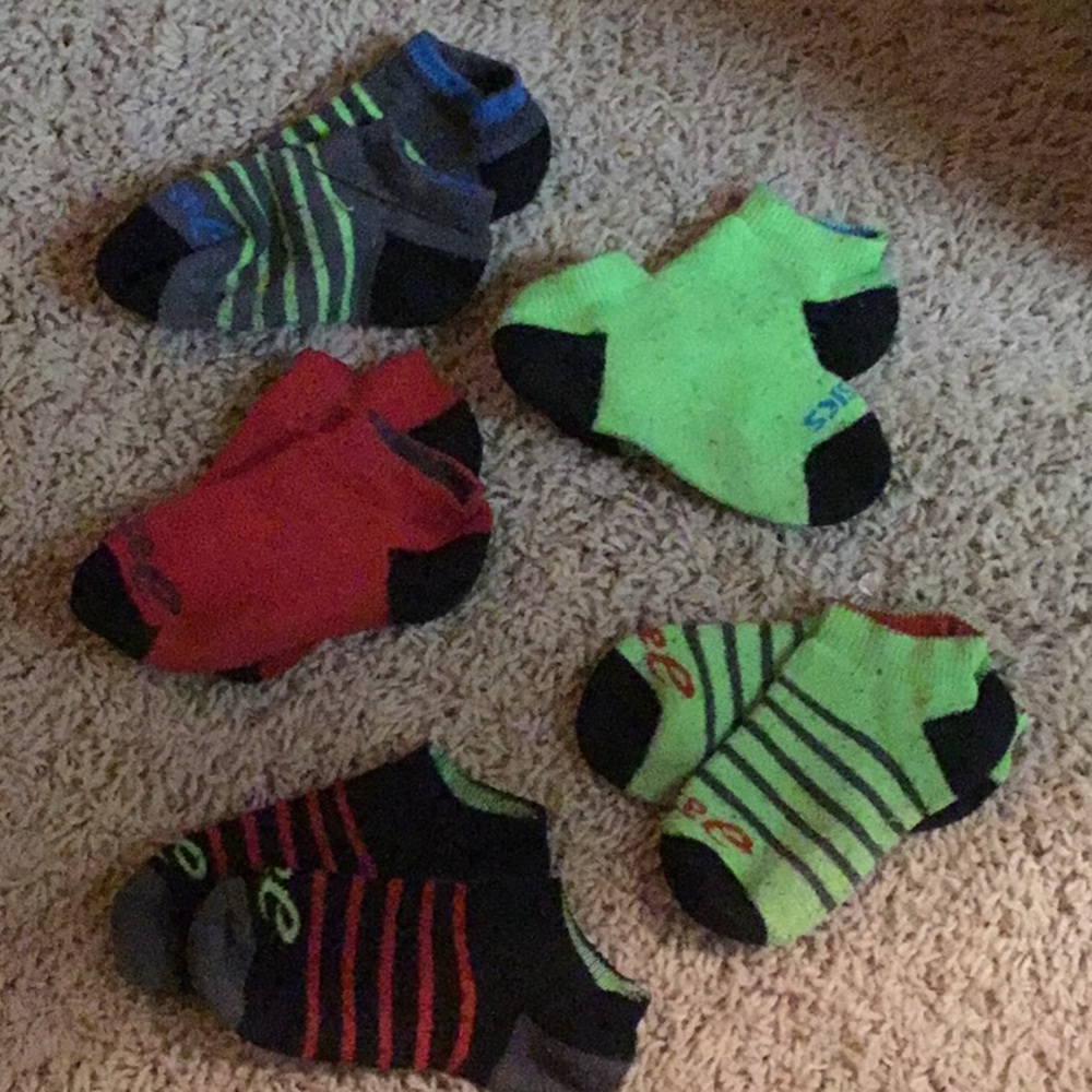 Boy 5-6 ASIC sports socks 5 x Pairs